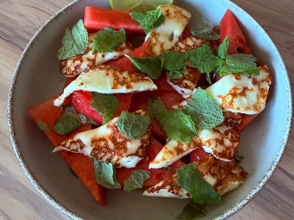 Sałatka z halloumi i arbuzem, zdjęcie autorskie Aliny Paszek